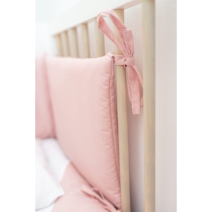 ágyrácsvédő rózsaszín közeli