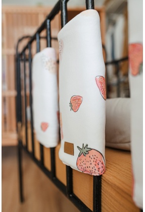 tépőzásras rácsvédő epres