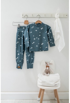 két részes pizsama felhő