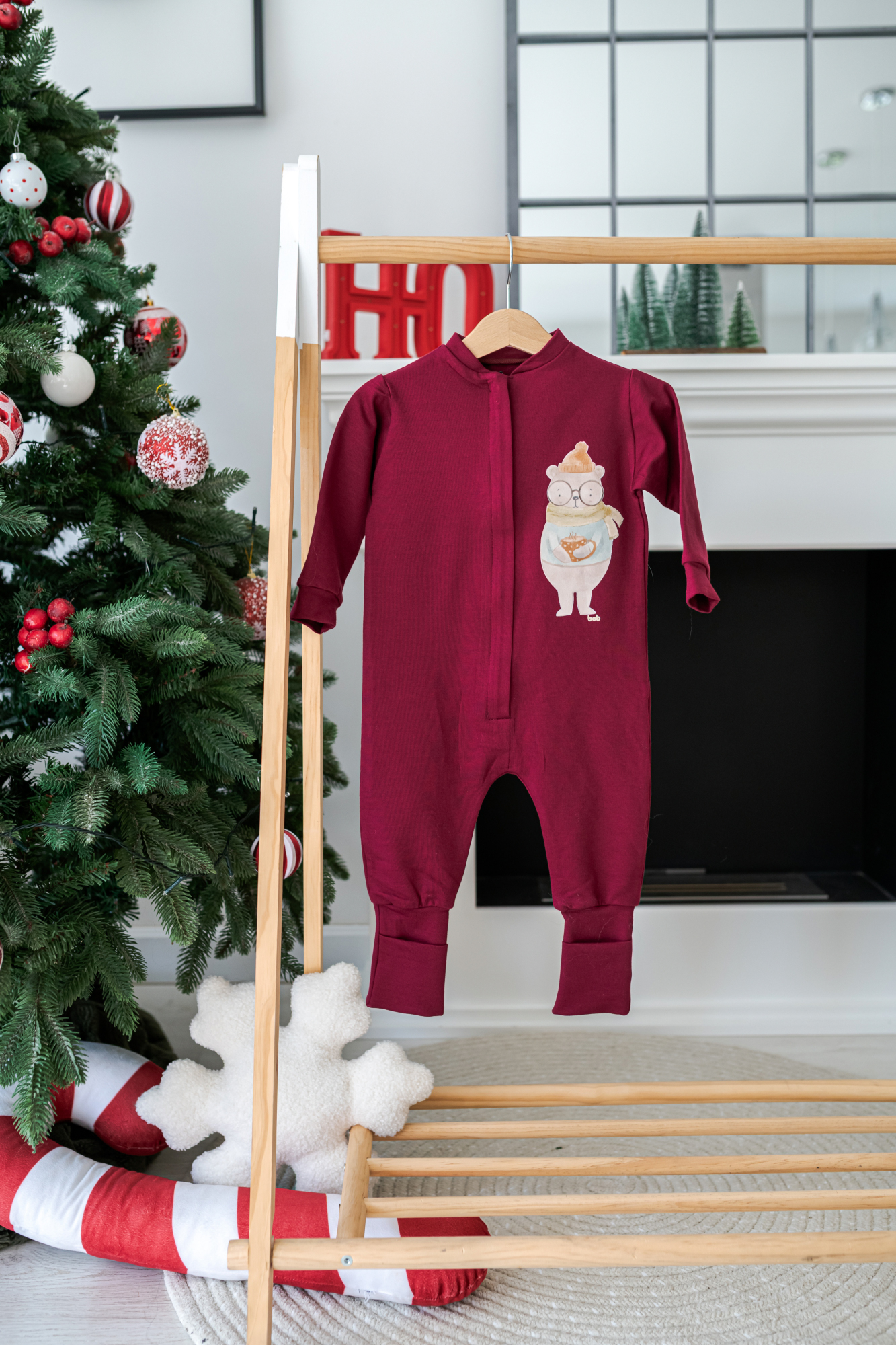 Téli pizsama maci vörös bogyó